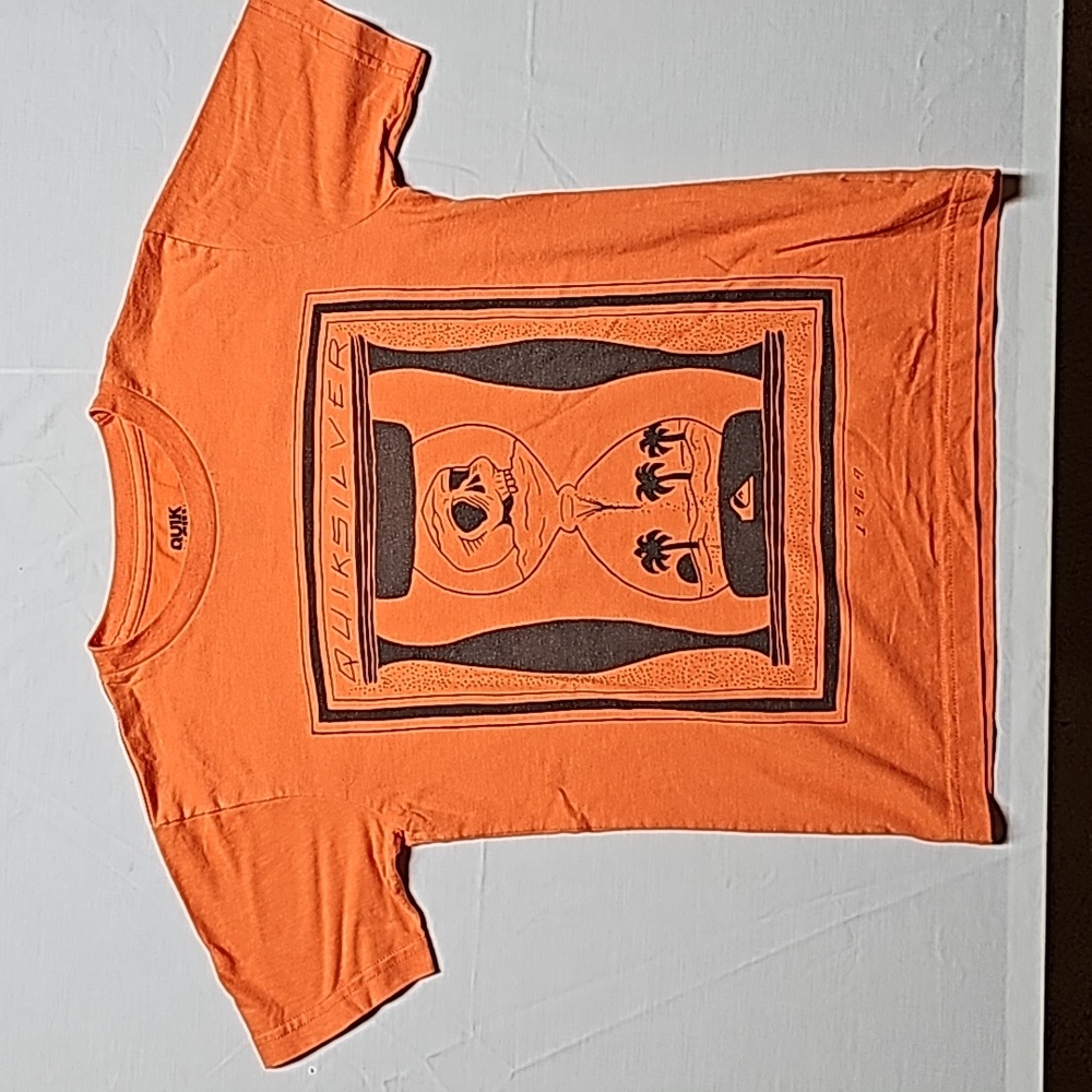 Quiksilver t-shirt youth size S